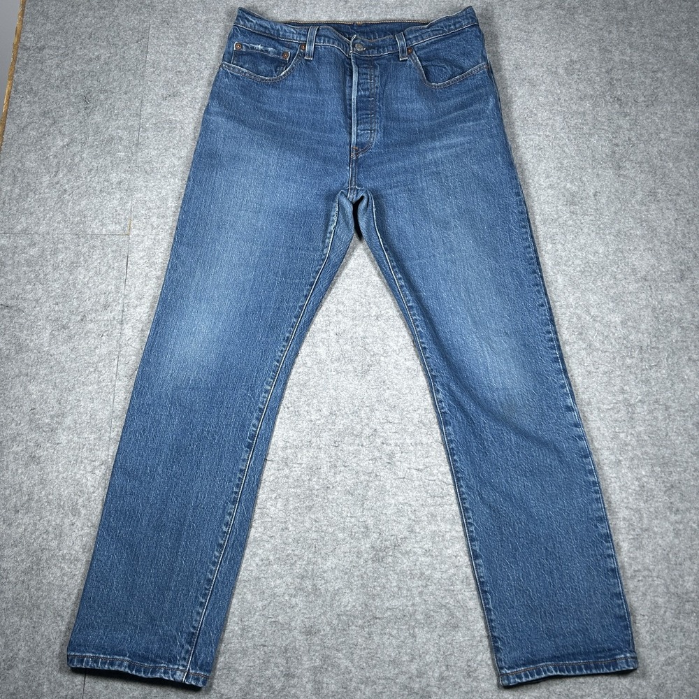 Levi's 501 Denim Jeans Mens 32x30 Medium Wash Blue Straight Leg Button Fly Mom